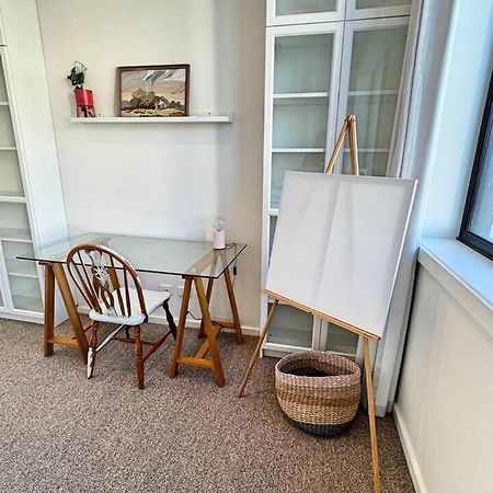 Industrial Yet Modern, 1Bd 1Bth Apt - Woden Phillip Exterior photo